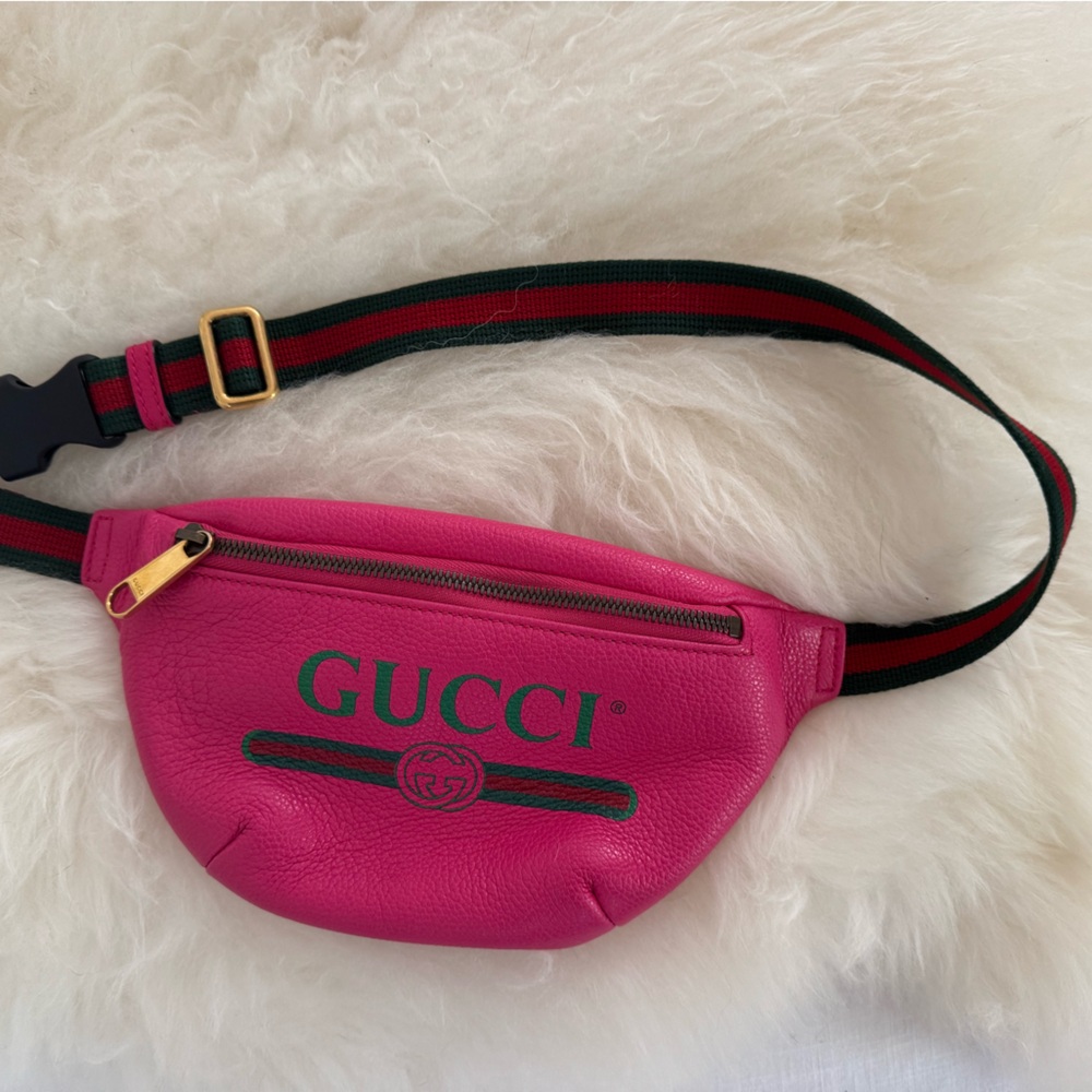 Gucci Fuchsia Leather fanny pack/ waste bag